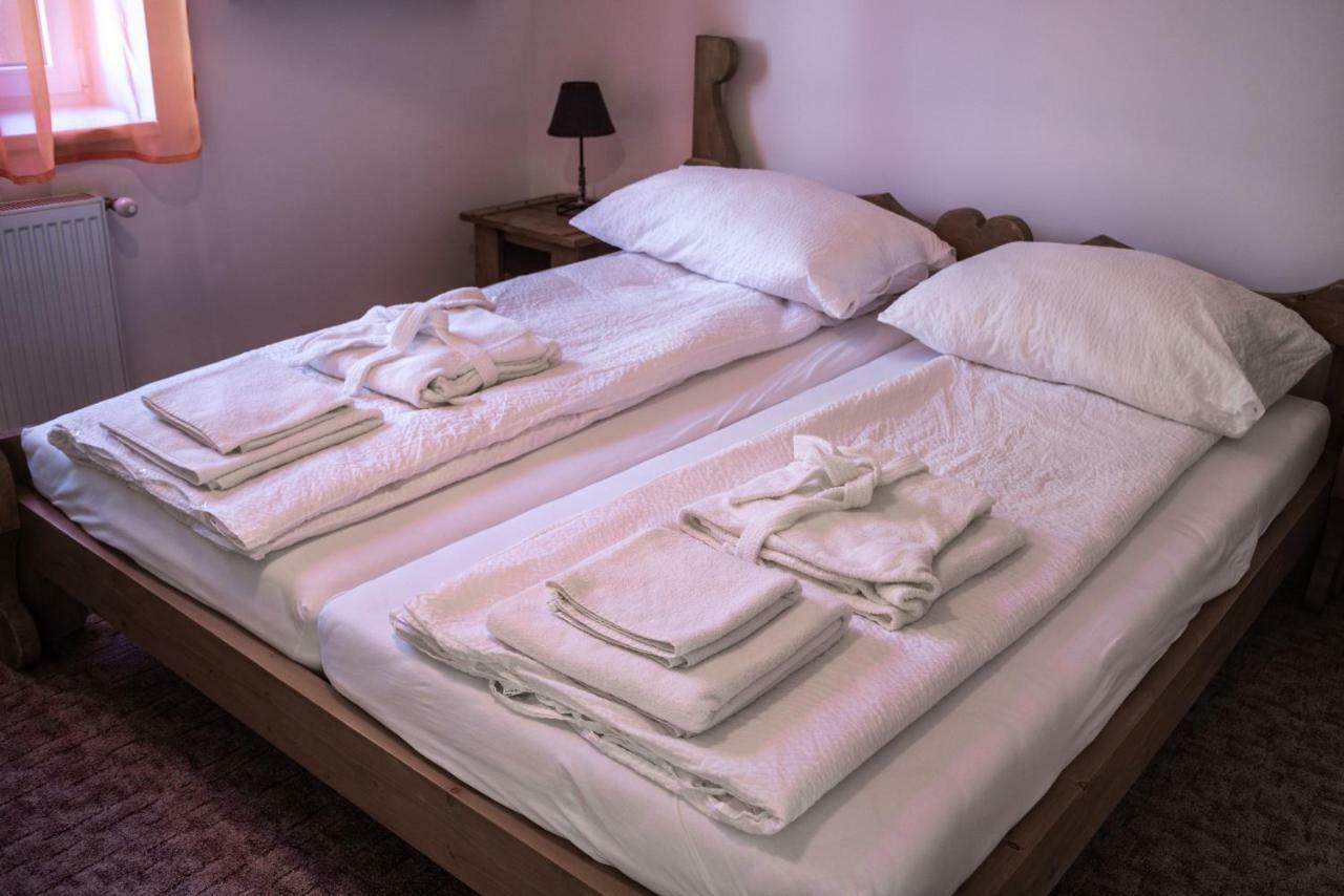 Szabolcs Vezer Panzio Bed & Breakfast Екстериор снимка