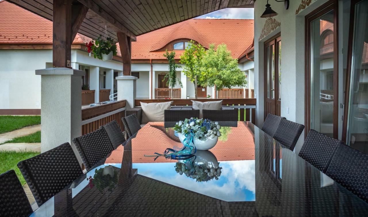 Szabolcs Vezer Panzio Bed & Breakfast Екстериор снимка